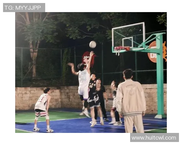 深圳篮球队的包夹战术解析与深度剖析篮球比赛中的战术运用与团队协作 深圳篮球队的包夹战术解析与深度剖析篮球比赛中的战术运用与团队协作