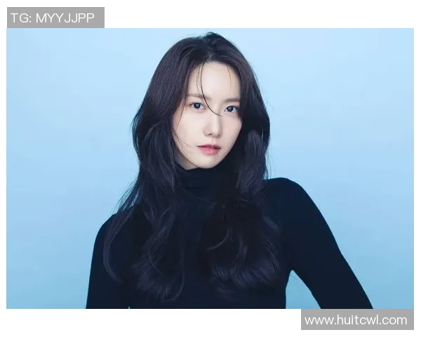 足球明星林允儿展现魅力与实力引领新一代球迷热潮 足球明星林允儿展现魅力与实力引领新一代球迷热潮