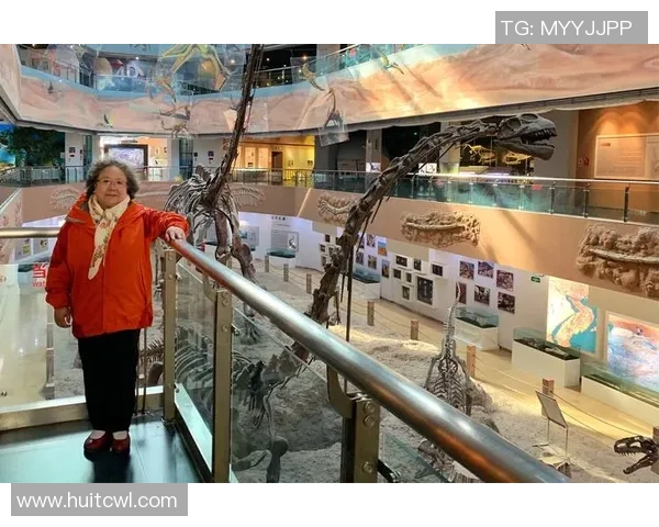 足球明星身材照片全景展示让你领略运动员的完美体态与健美风采